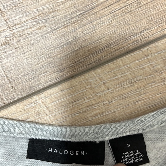 Halogen Heather Gray Bell Sleeve Sweater with Black and Red Ties at Sleeve SZ S - Picture 5 of 10